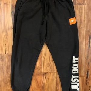 Men’s Nike black sweat pants M Medium EUC
